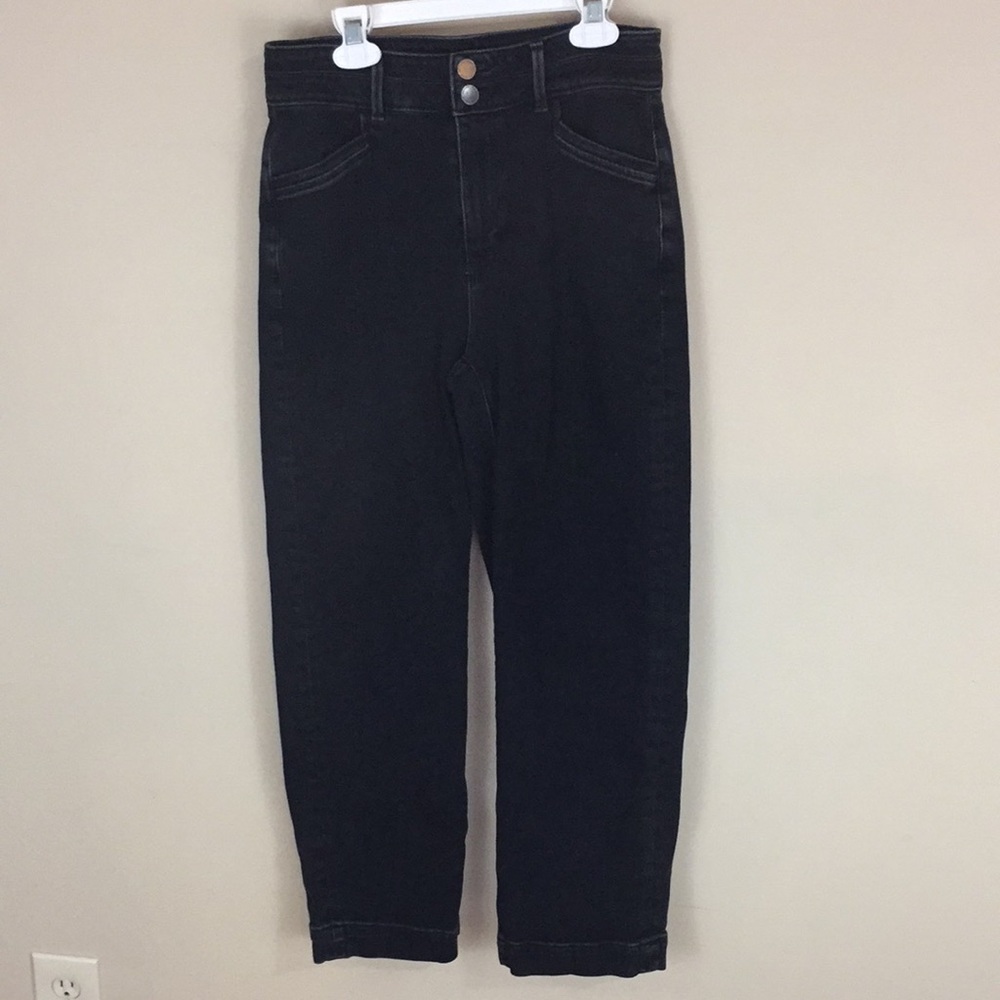 Ann Taylor The Easy Straight Curvy Fit Worn Black Jeans Size 2